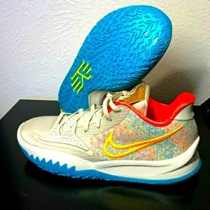Kyrie 4 Low 7